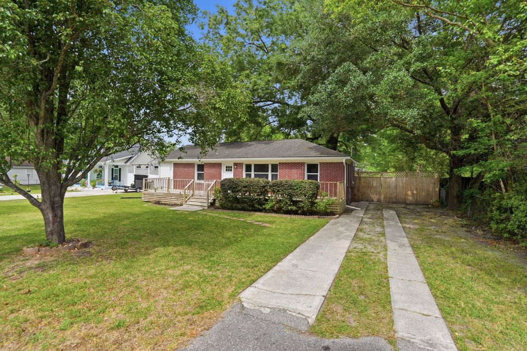 Photo of 131 Harvey Avenue, Goose Creek, SC 29445 (MLS # 26012326)