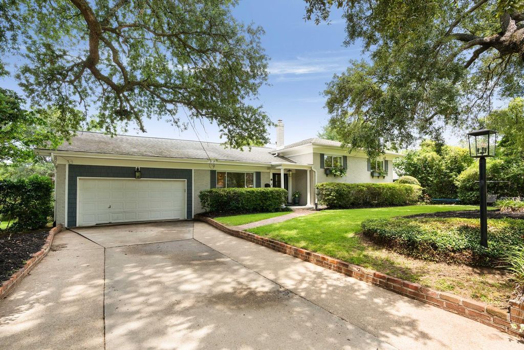 Photo of 345 Confederate Circle, Charleston, SC 29407 (MLS # 25021058)