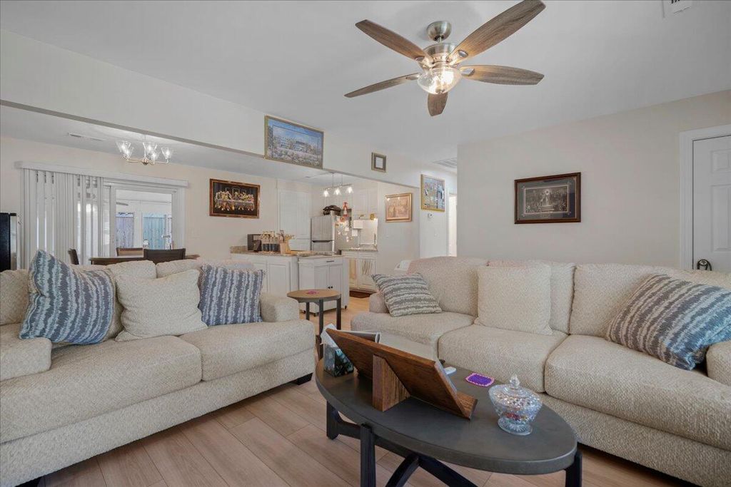 Photo of 109 Robin Court, Summerville, SC 29485 (MLS # 26012596)