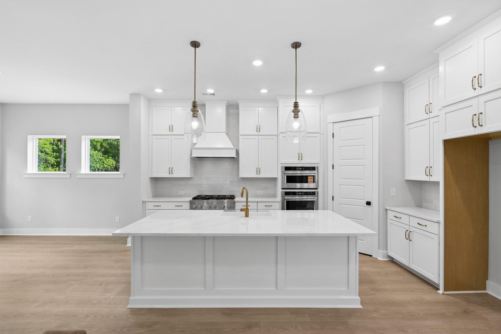 1145 Reserve Lane