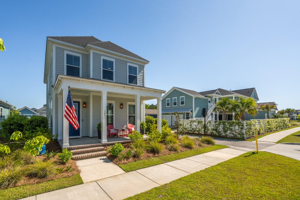 Photo of 305 Eclipse Street, Summerville, SC 29486 (MLS # 26025076)