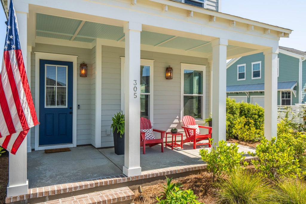 Photo of 305 Eclipse Street, Summerville, SC 29486 (MLS # 26025076)