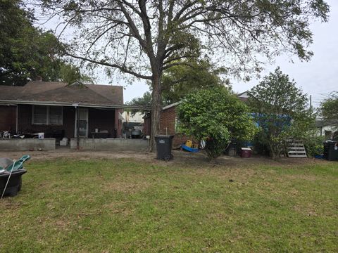 A home in North Charleston