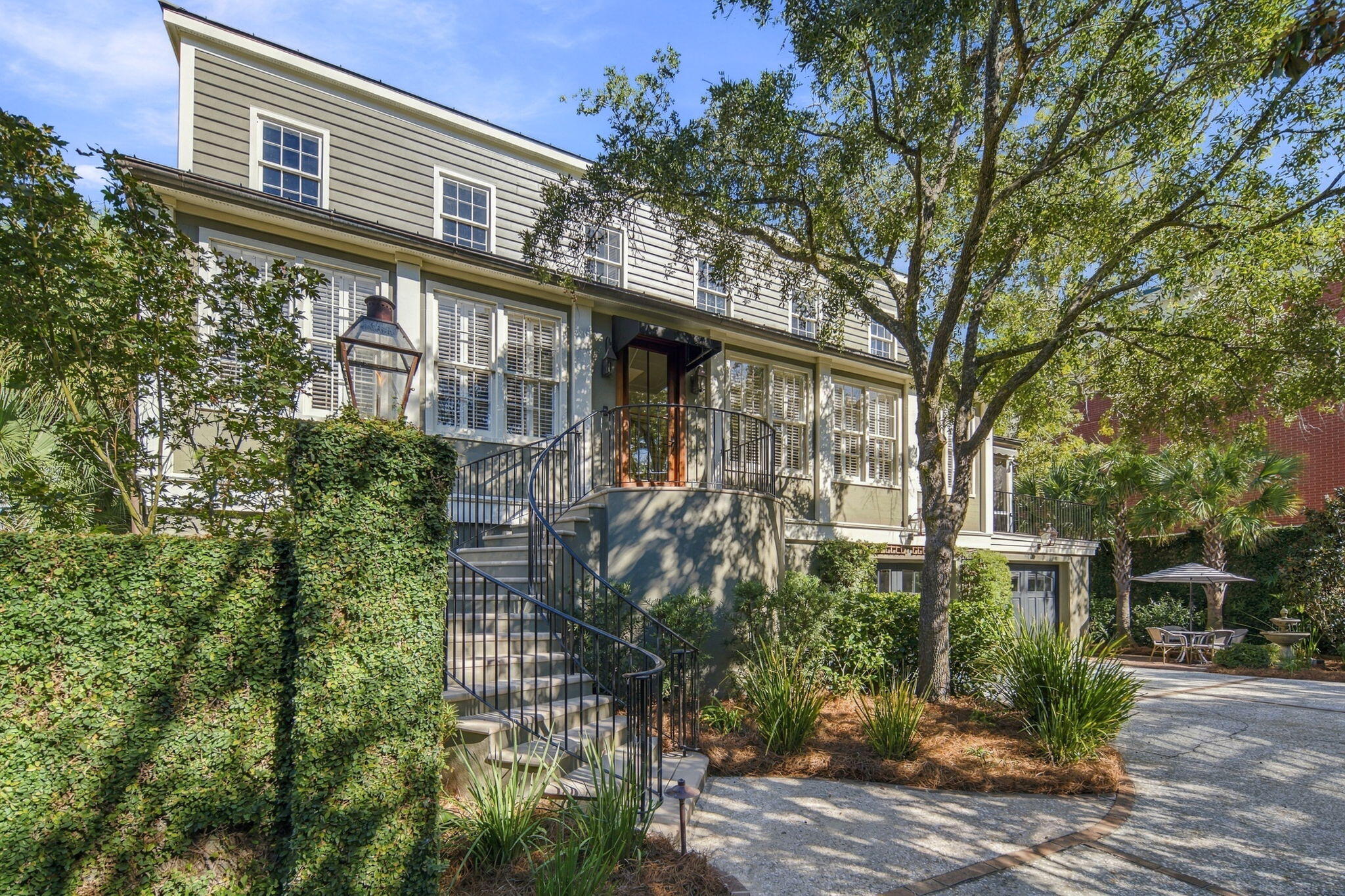 25 Charlotte Street C
