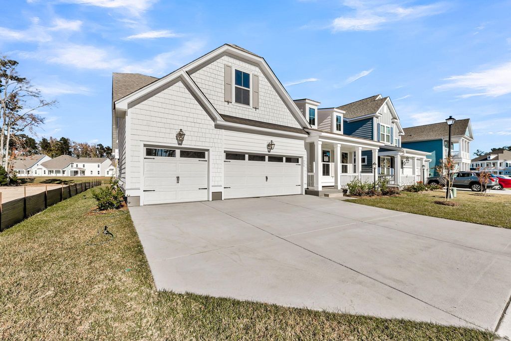 Photo of 2 Cherrywood Drive, Summerville, SC 29483 (MLS # 25032641)