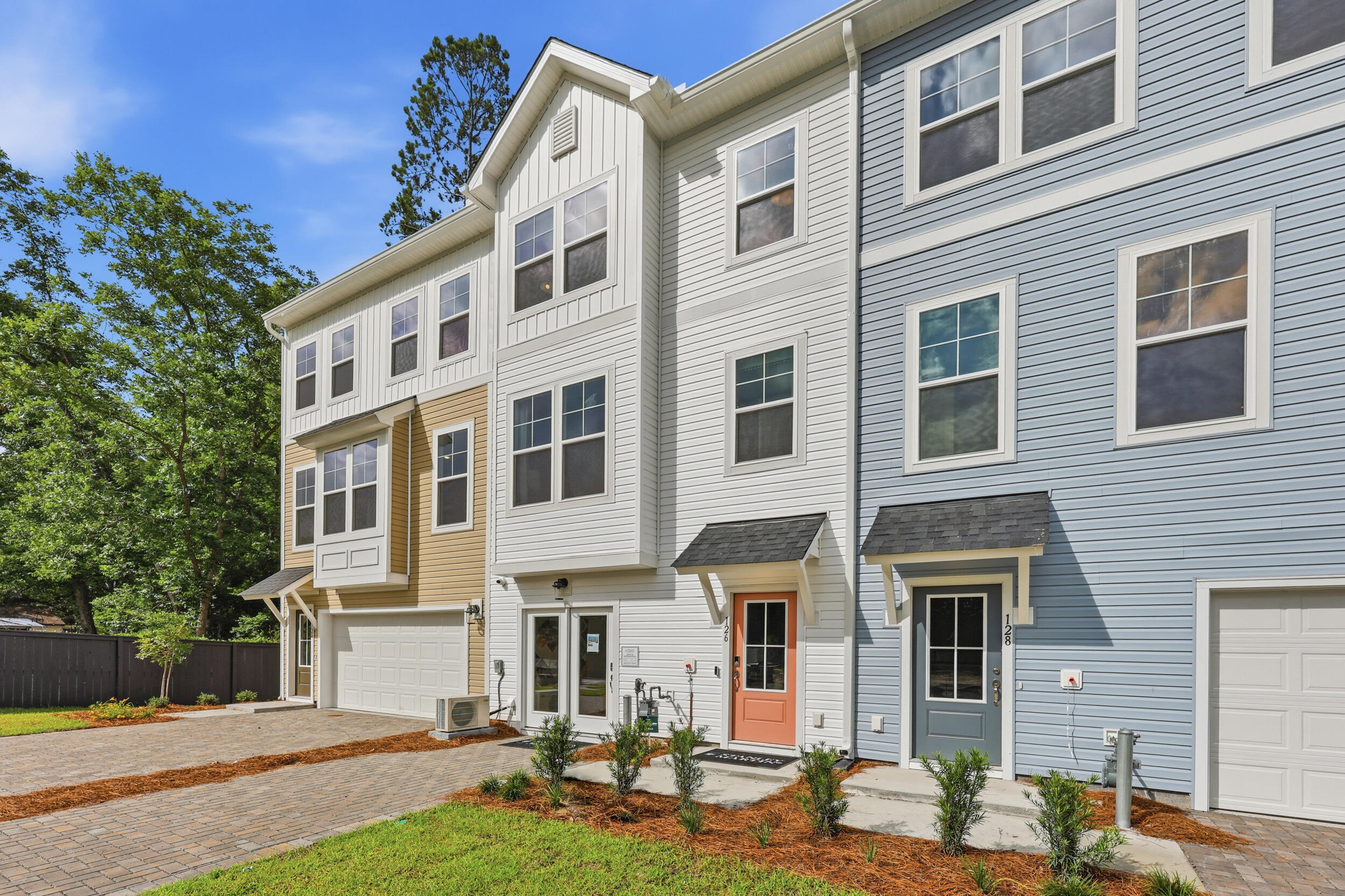 130 Fernbank Road Court