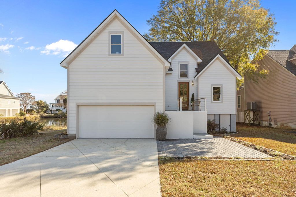 Photo of 695 Gate Post Drive, Mount Pleasant, SC 29464 (MLS # 26000564)