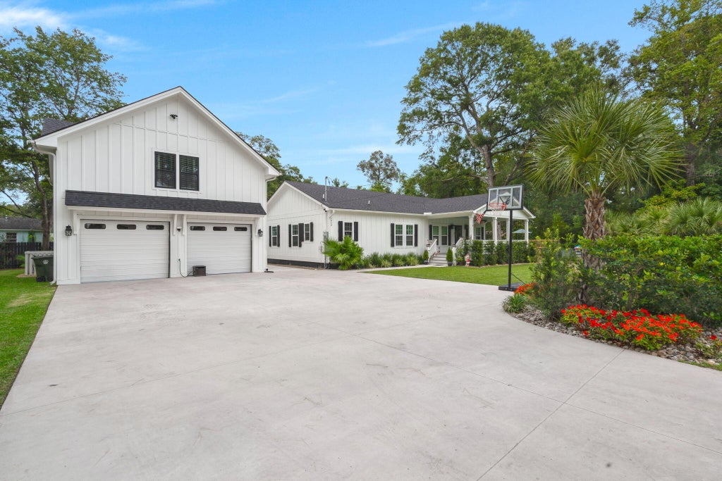 Photo of 1868 Norton Street, Charleston, SC 29414 (MLS # 26028077)