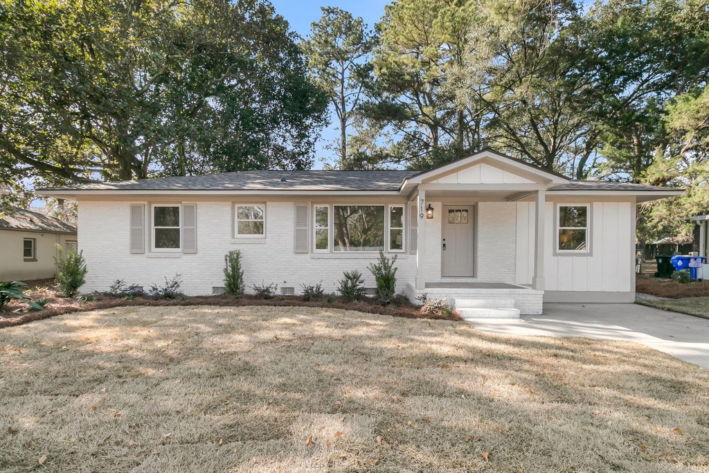 Photo of 719 Wantoot Boulevard, Charleston, SC 29407 (MLS # 26000973)