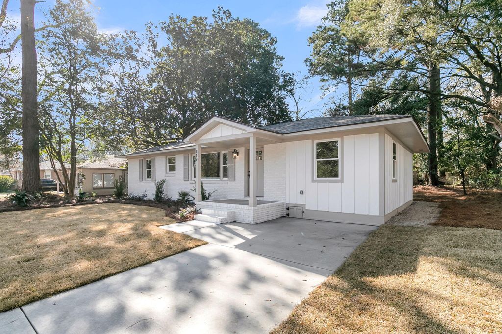 Photo of 719 Wantoot Boulevard, Charleston, SC 29407 (MLS # 26000973)