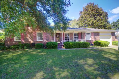 Photo of 1110 Darwin Street, Charleston, SC 29412 (MLS # 25027330)