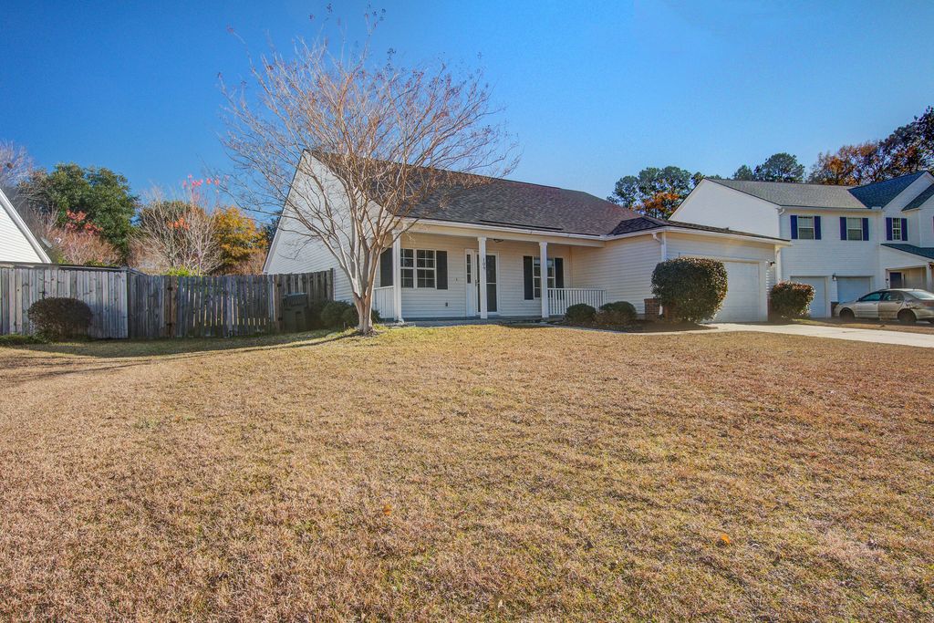 Photo of 109 Brogun Loch Trail, Goose Creek, SC 29445 (MLS # 25032720)