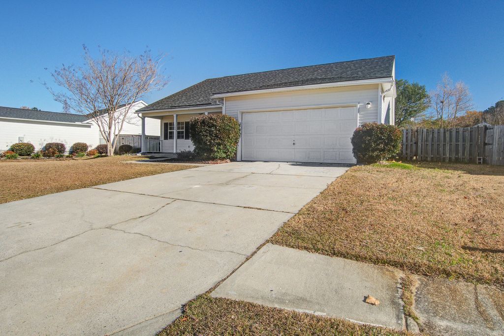 Photo of 109 Brogun Loch Trail, Goose Creek, SC 29445 (MLS # 25032720)