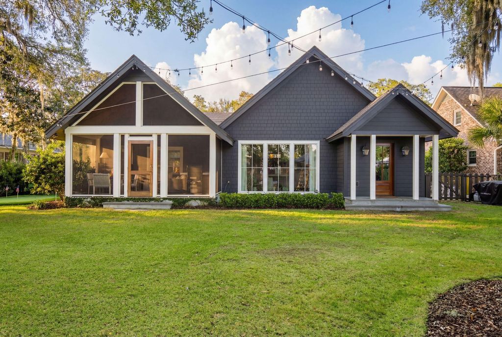 Photo of 1020 S Shem Drive, Mount Pleasant, SC 29464 (MLS # 26008224)