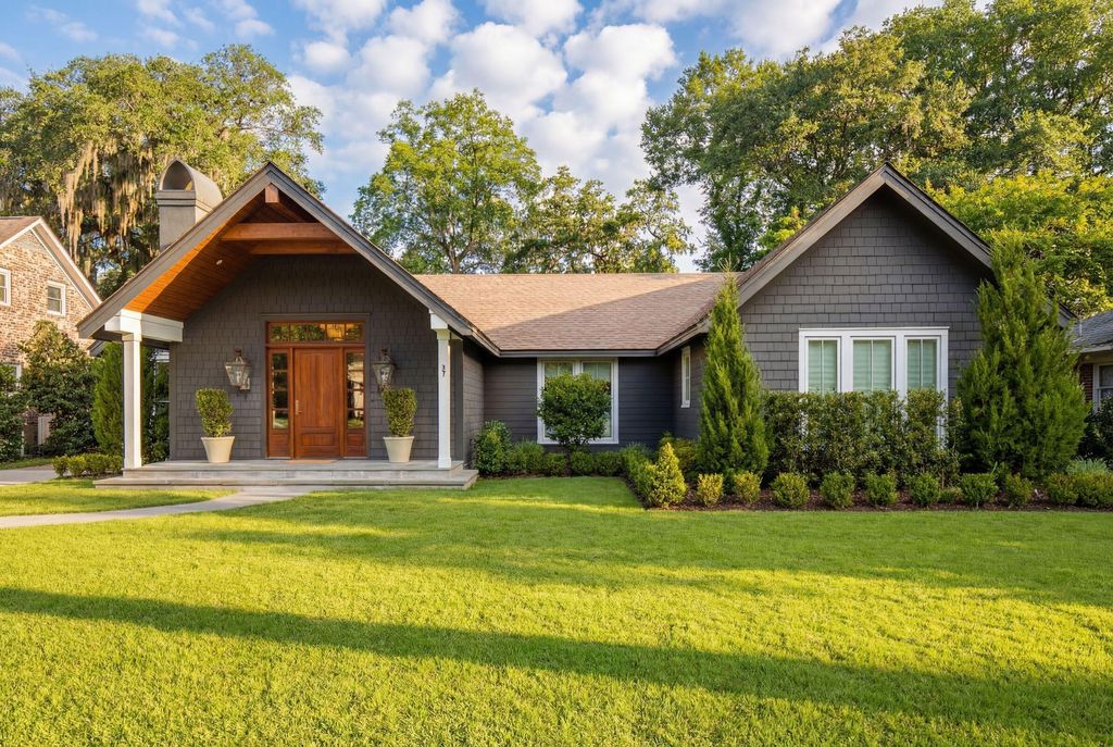 Photo of 1020 S Shem Drive, Mount Pleasant, SC 29464 (MLS # 26008224)