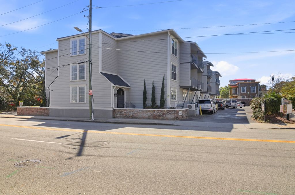 Photo of 259 E Bay Street #7b, Charleston, SC 29401 (MLS # 26006573)