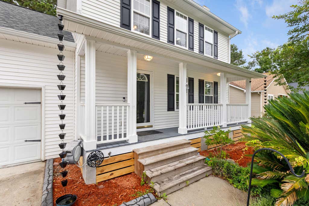 Photo of 110 Lipman Street, Summerville, SC 29483 (MLS # 26020274)
