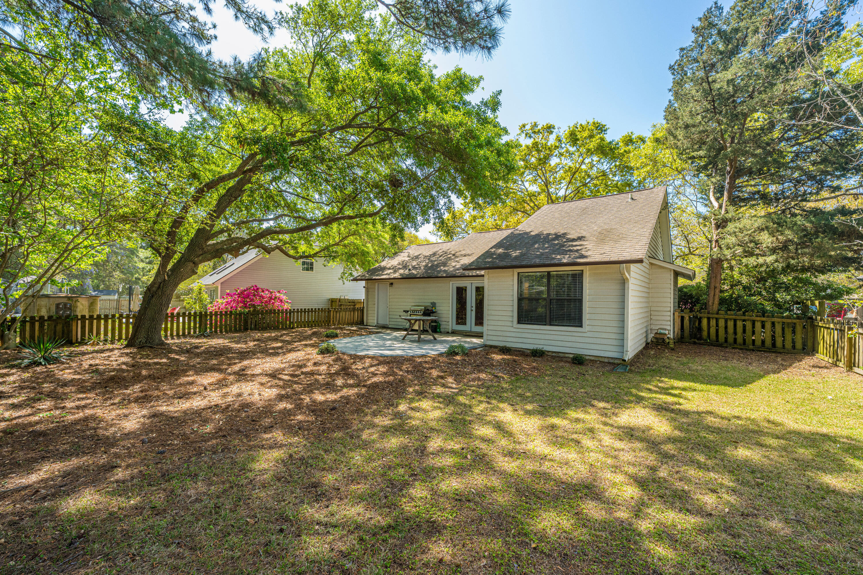 1525 E Crossing Lane