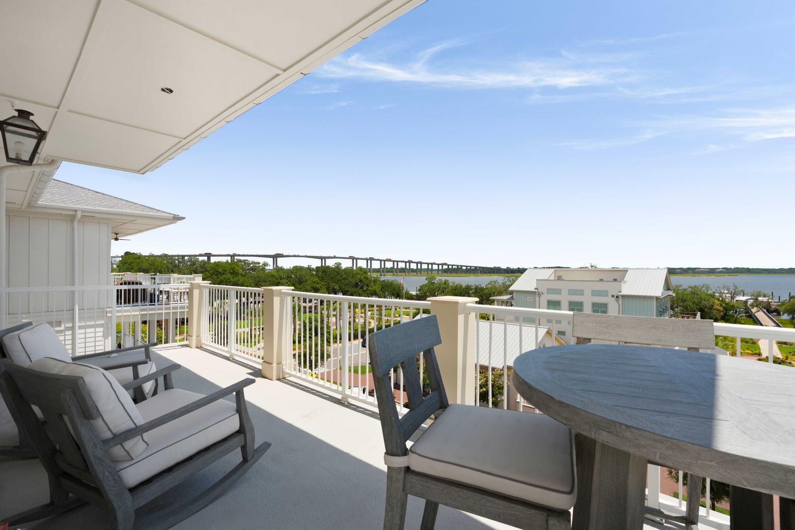 301 Longshore Street 441