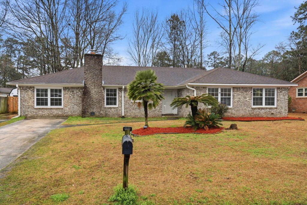 Photo of 104 Hedge Row, Goose Creek, SC 29445 (MLS # 26005661)