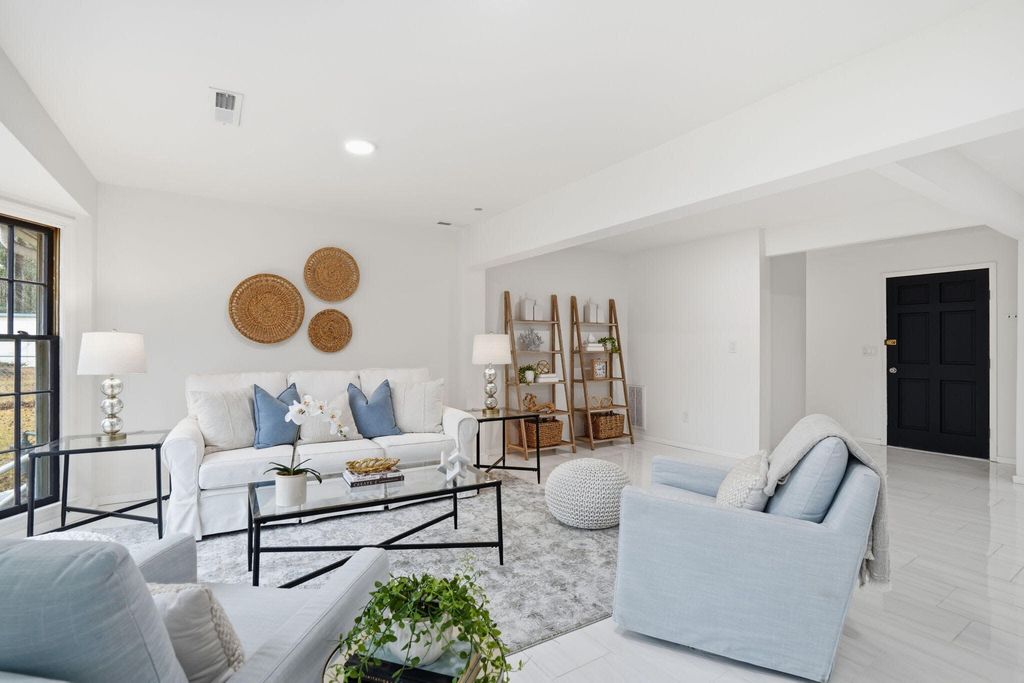 Photo of 104 Hedge Row, Goose Creek, SC 29445 (MLS # 26005661)