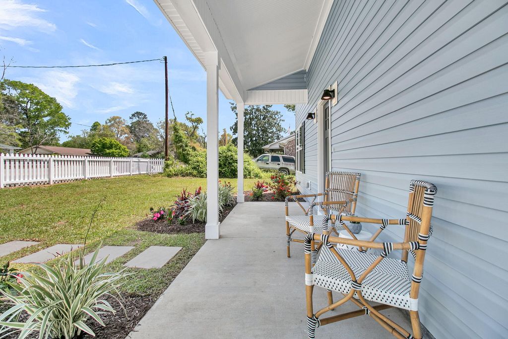 Photo of 5889 N Rhett Avenue, Hanahan, SC 29410 (MLS # 26009394)