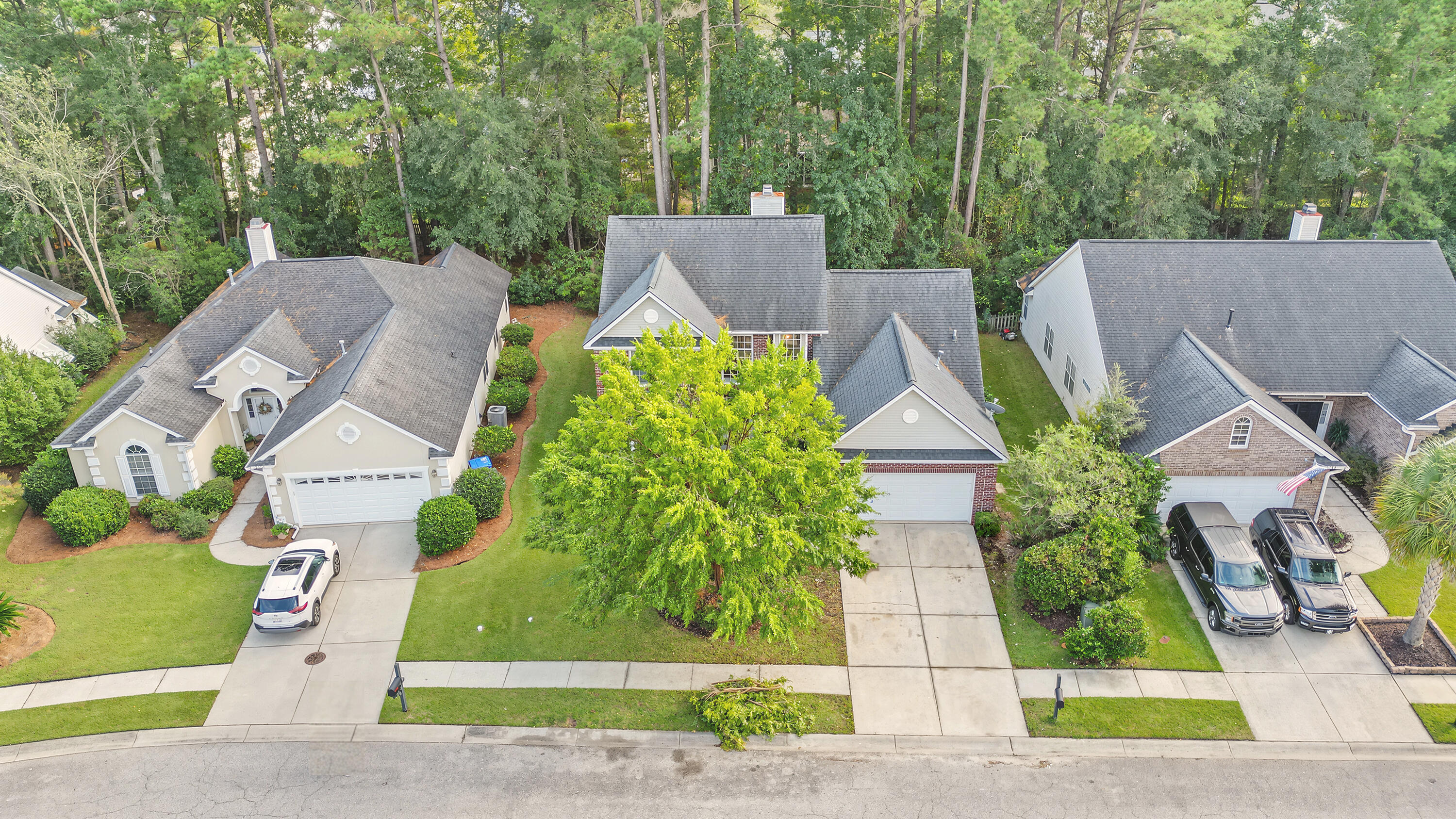 1465 Clarendon Way