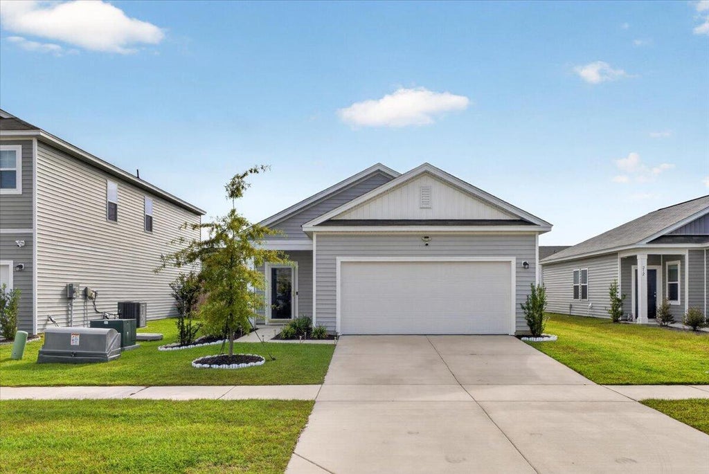 Photo of 210 Phoenix Drive, Summerville, SC 29486 (MLS # 26025420)