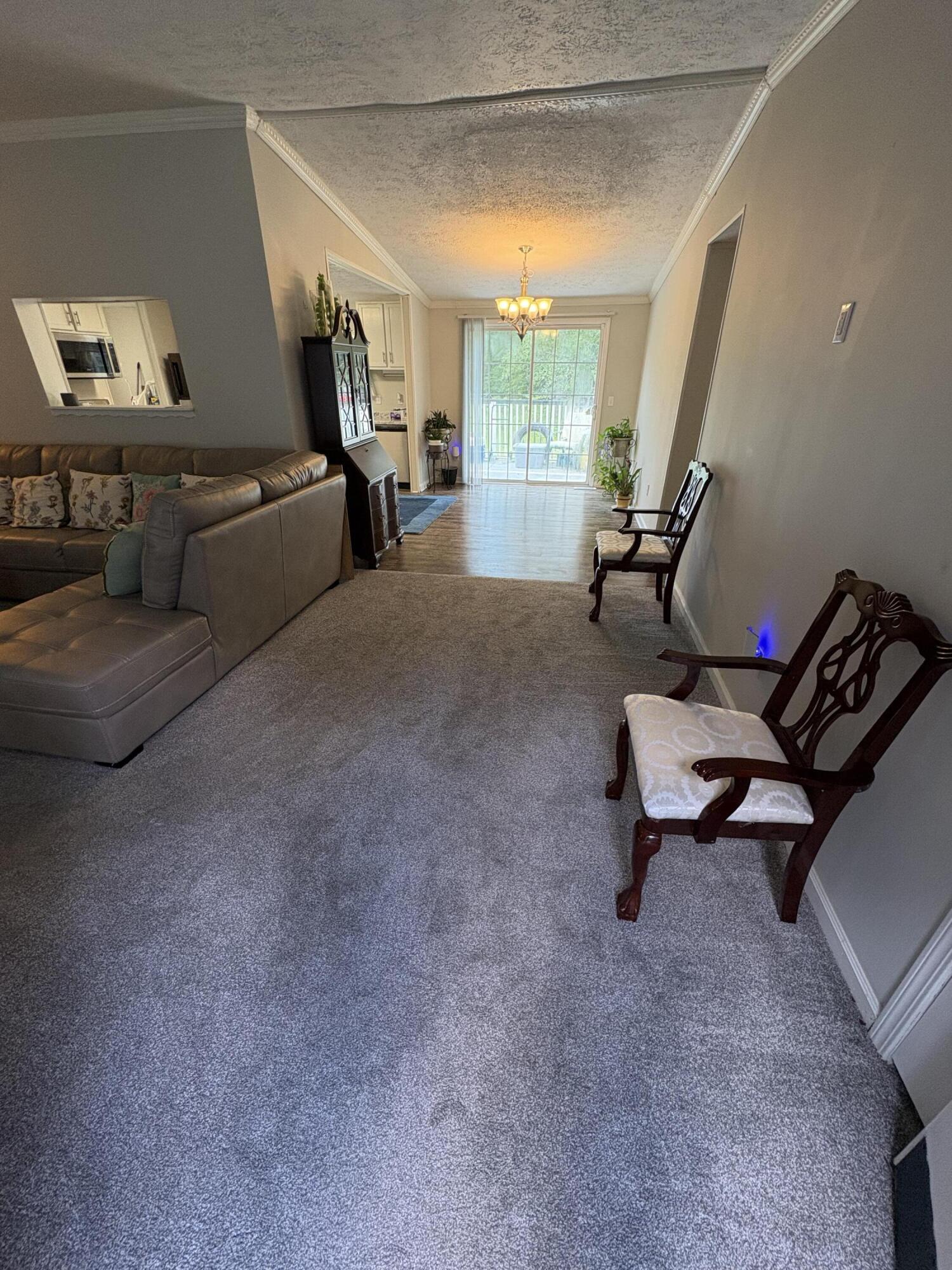 1093 Tobacco Road