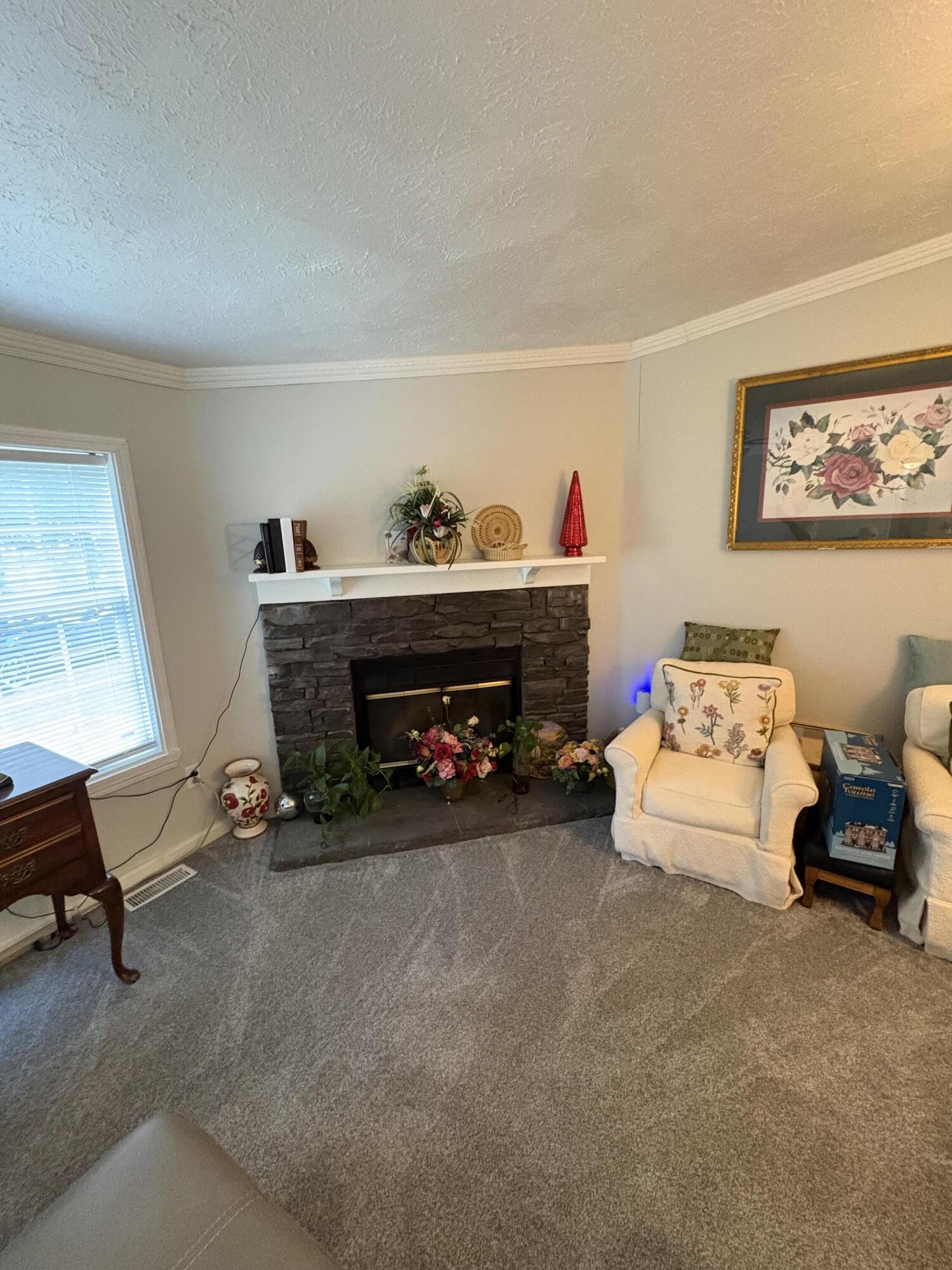1093 Tobacco Road