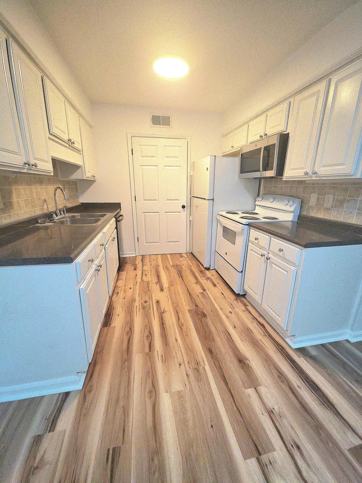 1402 Camp Road Apt 14e