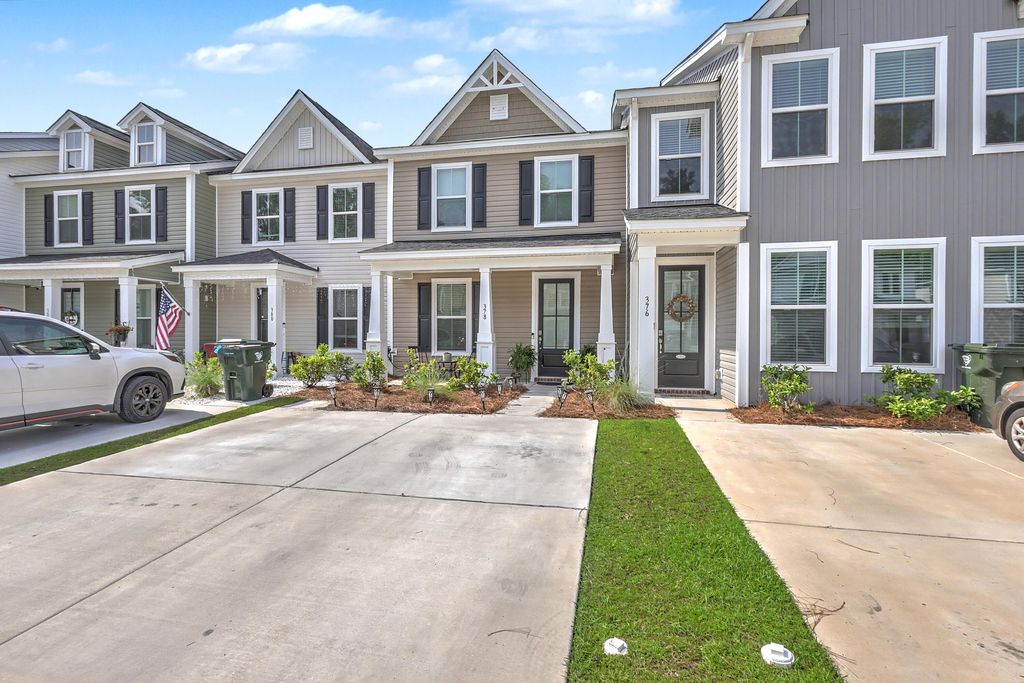 Photo of 378 Green Fern Drive, Summerville, SC 29483 (MLS # 26013941)