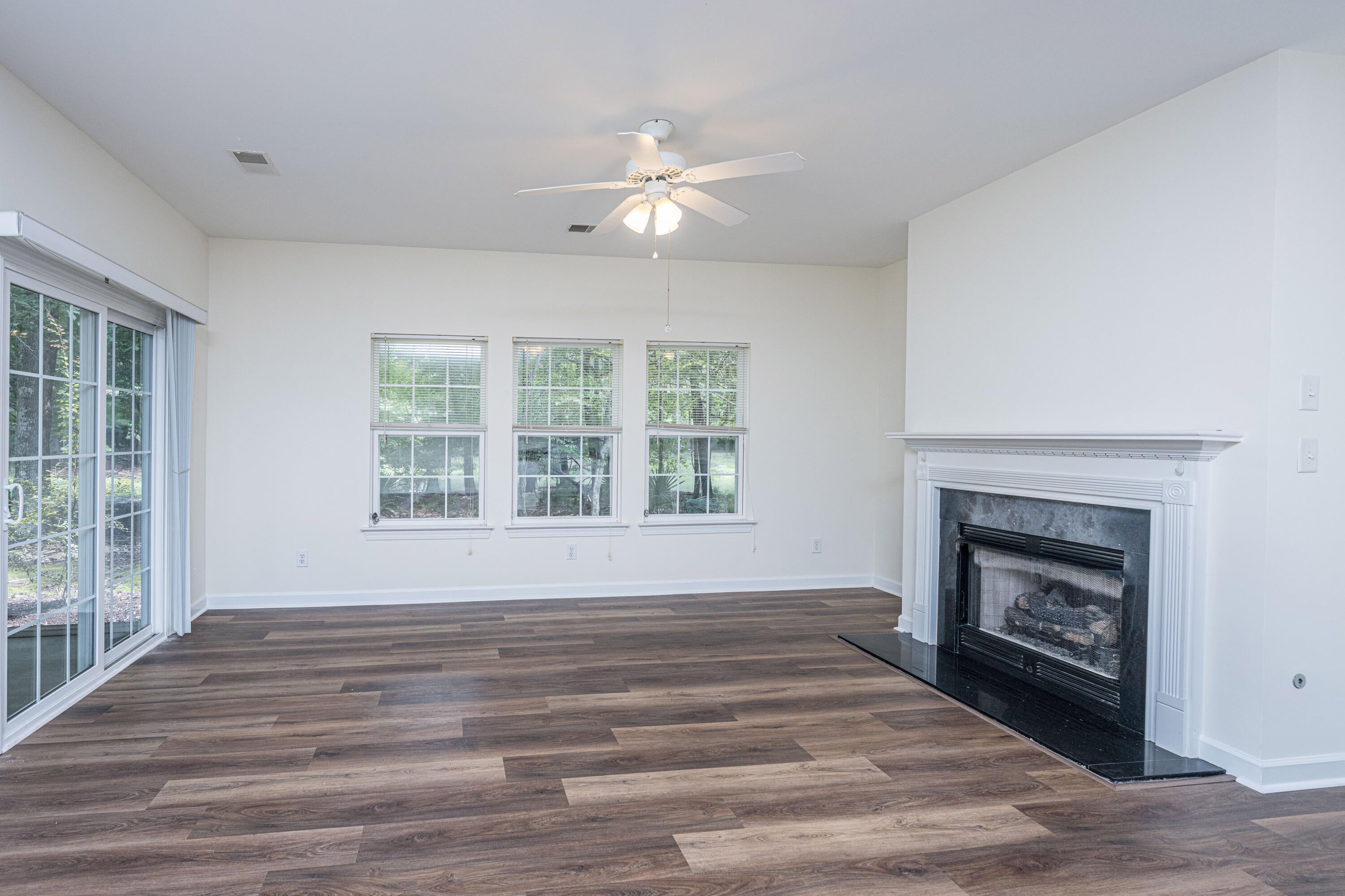 403 S Elgin Court