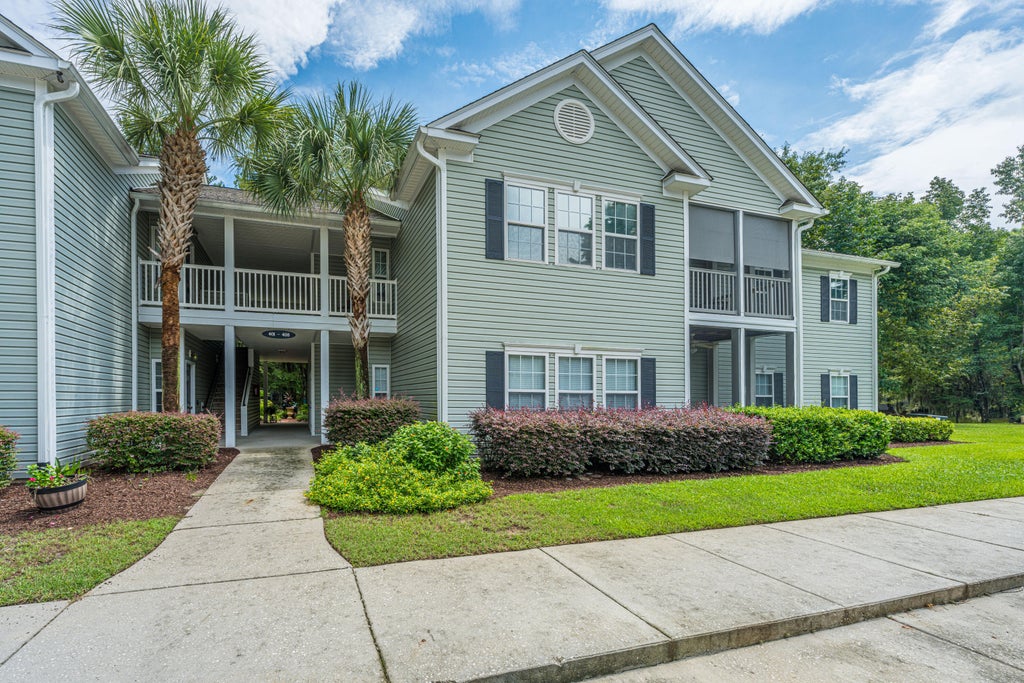 Photo of 403 S Elgin Court, Charleston, SC 29414 (MLS # 26024981)