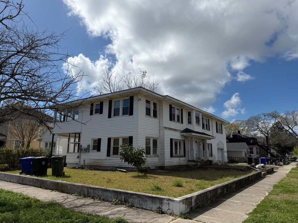 Photo of 83 Peachtree Street, Charleston, SC 29403 (MLS # 26006226)