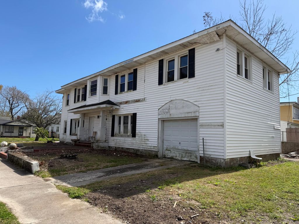 Photo of 83 Peachtree Street, Charleston, SC 29403 (MLS # 26006226)