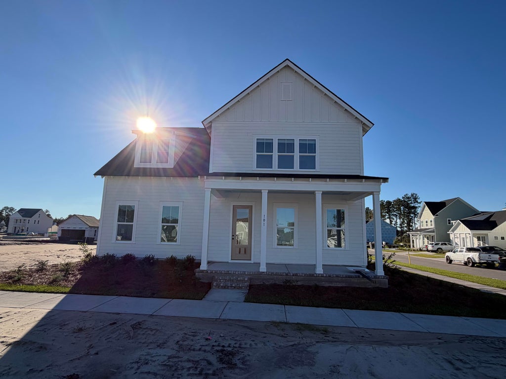 Photo of 101 Sun Up Way, Summerville, SC 29486 (MLS # 26028068)