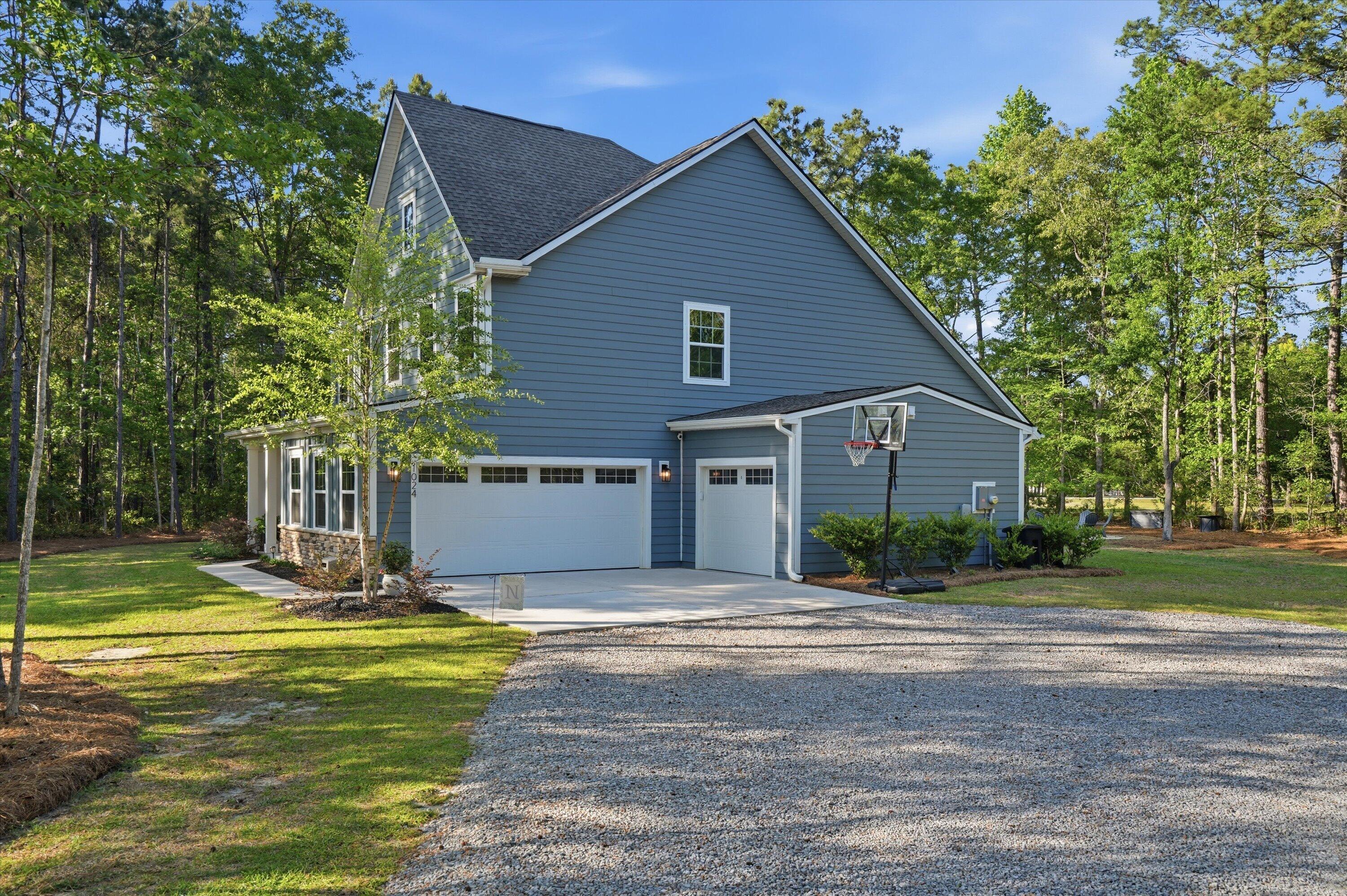 1024 Awendaw Lakes Boulevard