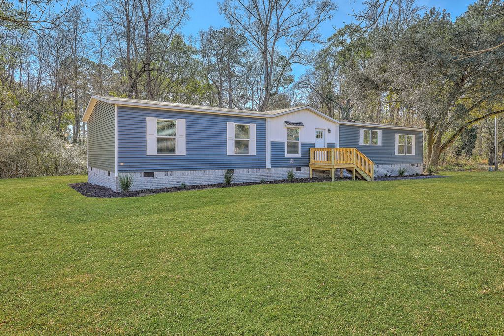 Photo of 629 Grandfather Lane, Summerville, SC 29486 (MLS # 25032771)