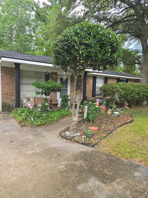 Photo of 114 Barshay Drive, Summerville, SC 29483 (MLS # 26014365)