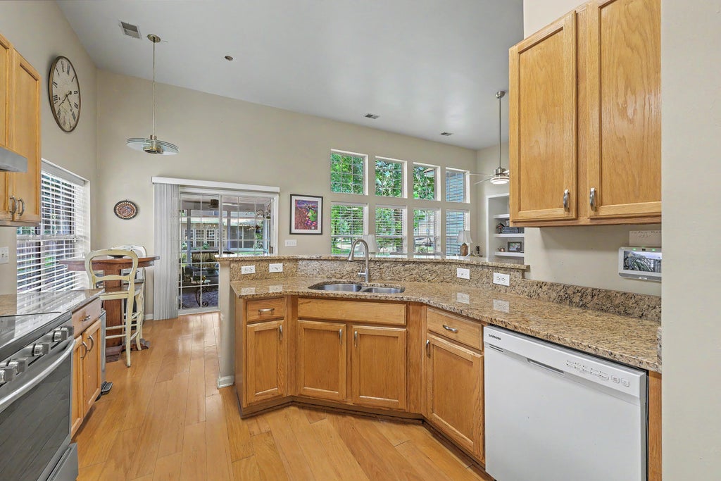 Photo of 561 Pointe Of Oaks Road, Summerville, SC 29485 (MLS # 26018337)