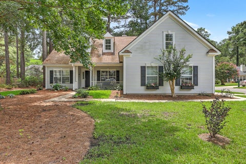 Photo of 561 Pointe Of Oaks Road, Summerville, SC 29485 (MLS # 26018337)