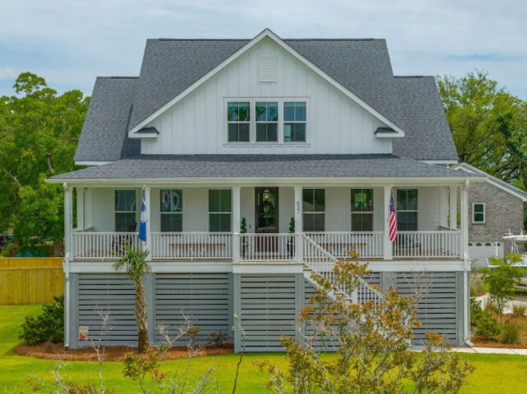 Photo of 637 Lynne Avenue, Charleston, SC 29412 (MLS # 25026783)