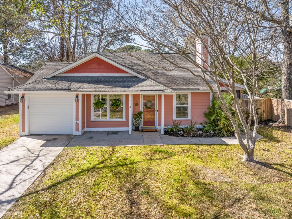 Photo of 1131 Bellwood Road, Charleston, SC 29412 (MLS # 26006769)
