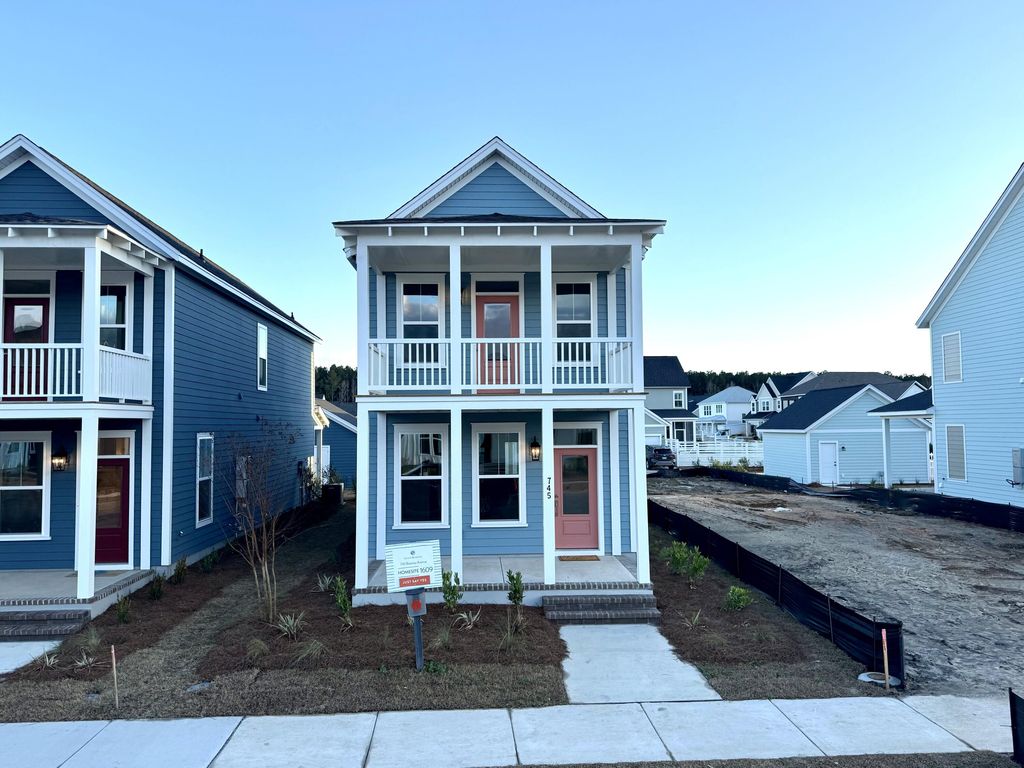 Photo of 745 Blueway Avenue, Summerville, SC 29486 (MLS # 26002128)