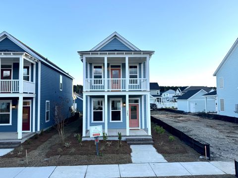 745 Blueway Avenue Summerville SC 29486