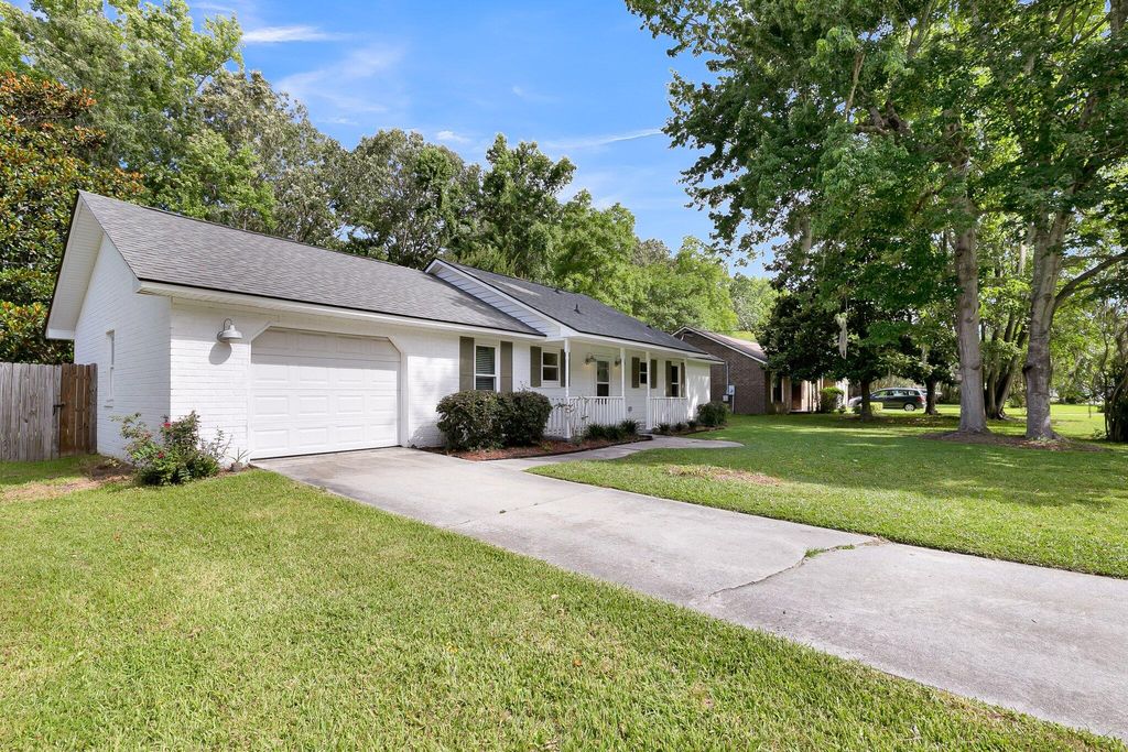 Photo of 2134 Vespers Drive, Charleston, SC 29414 (MLS # 25027543)