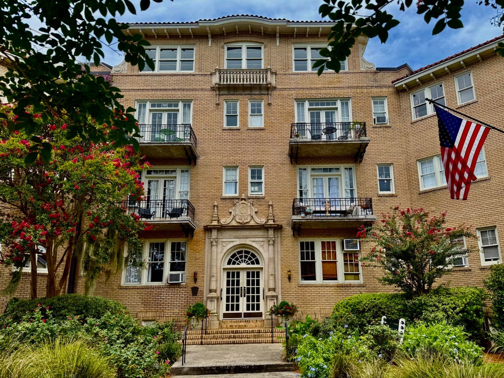 Photo of 63 Rutledge Avenue #5, Charleston, SC 29401 (MLS # 26022883)