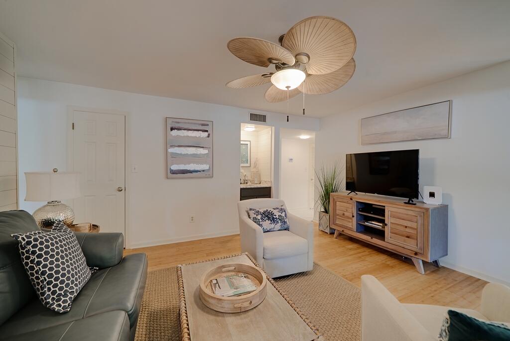 5557 Green Dolphin Way