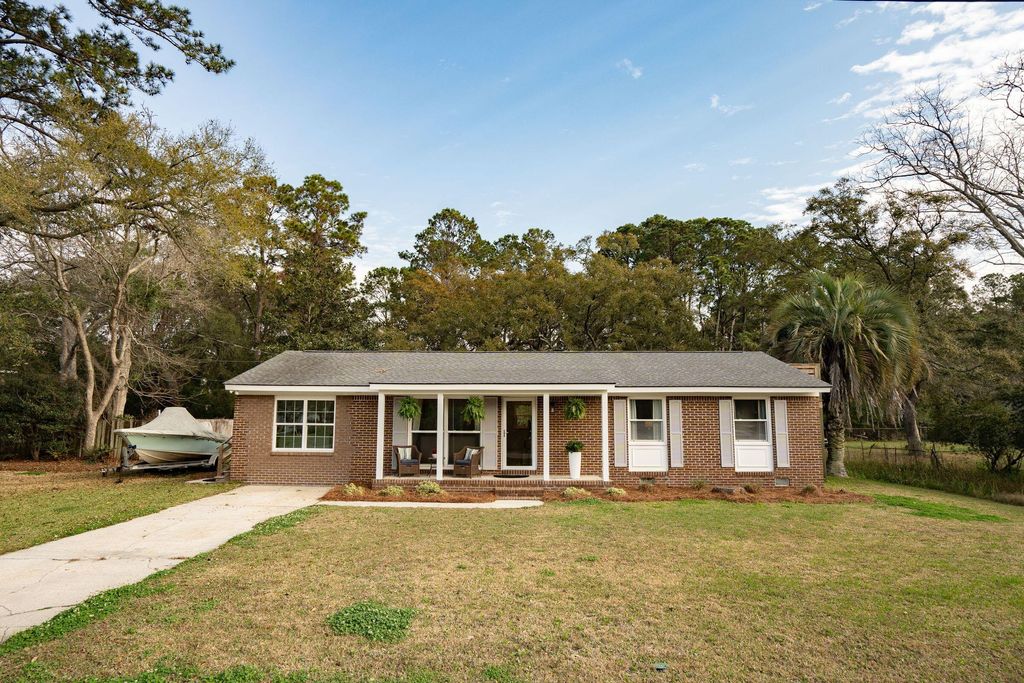 Photo of 662 Schooner Road, Charleston, SC 29412 (MLS # 26008194)